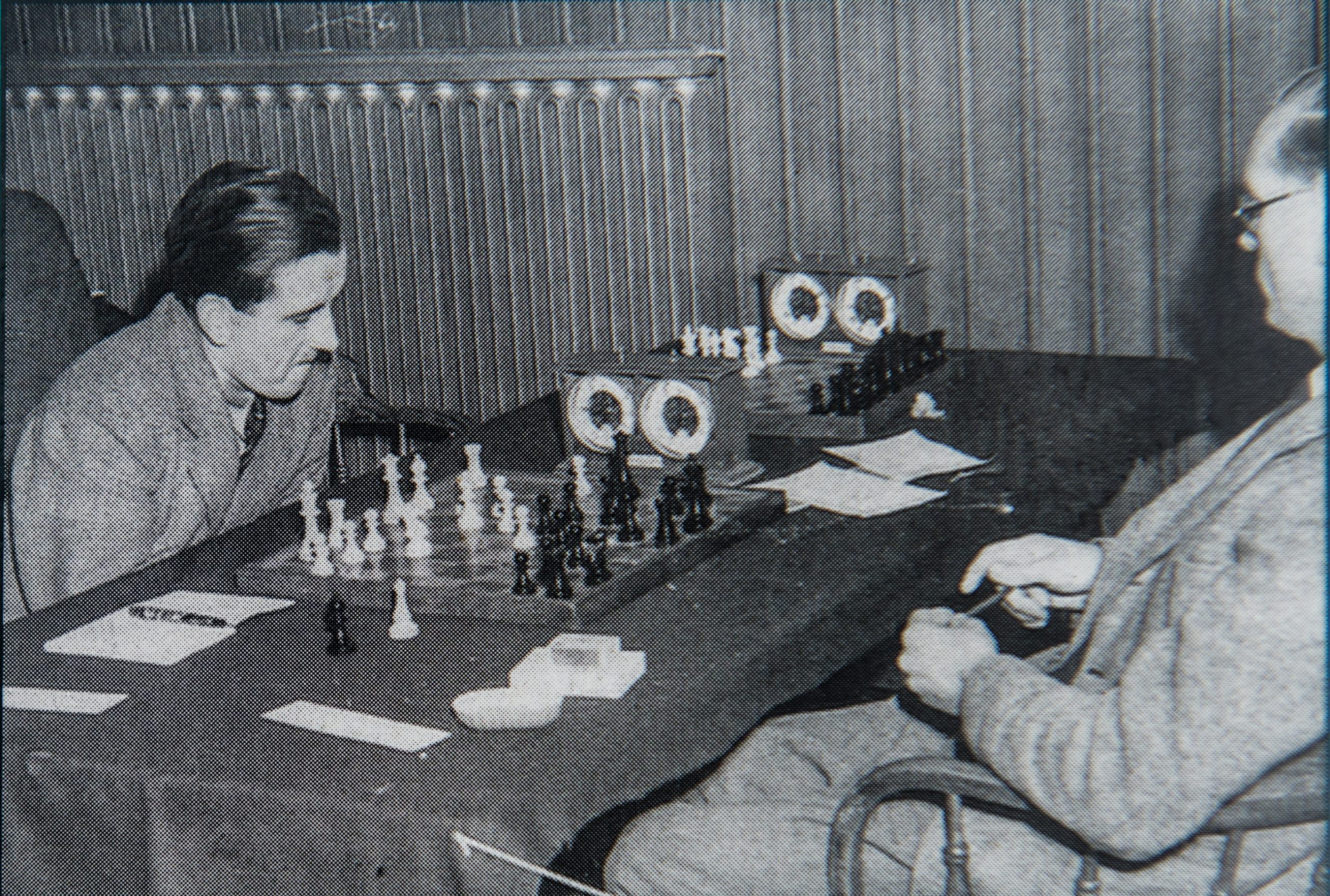 Alan Phillips plays David Hooper on August 20th 1954 in round five of the British Championships in Nottingham, photographer unknown