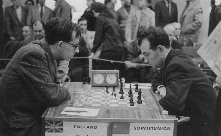 Leonard Barden vs Victor Korchnoi, Leipzig Olympiad, 1960