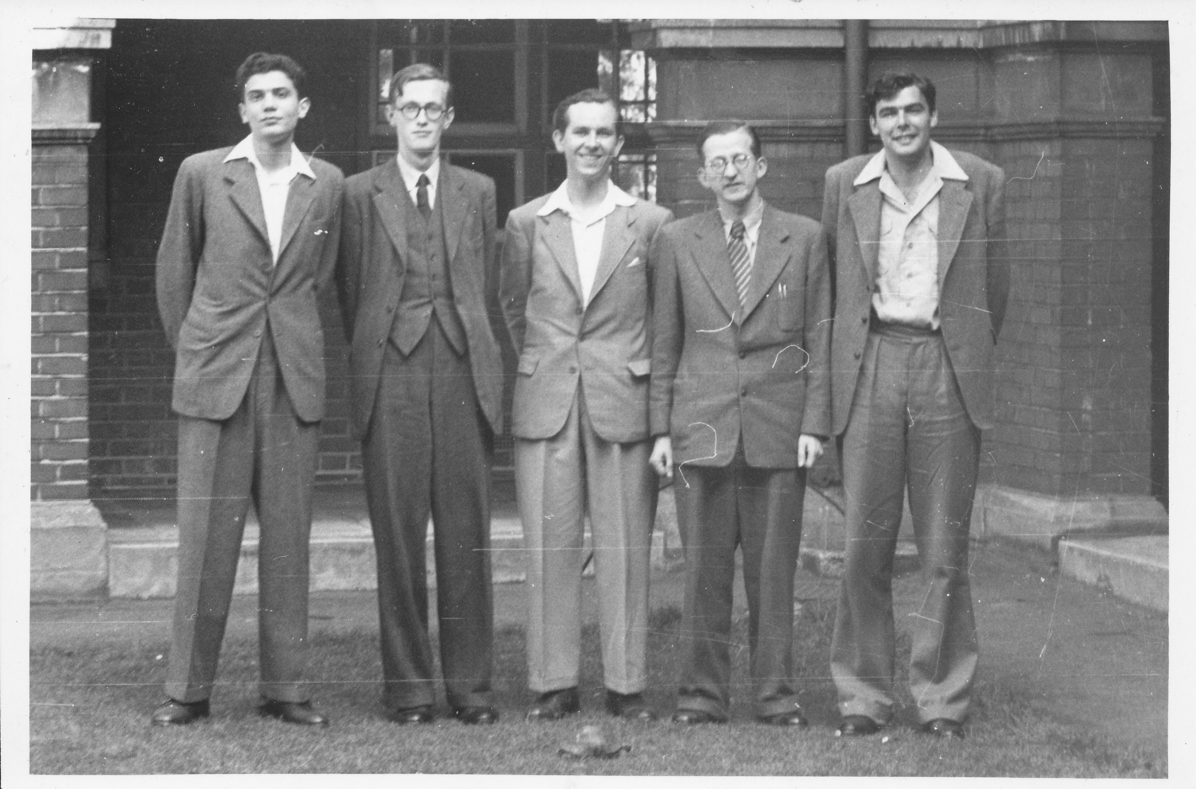 Leonard Barden (centre) with Raaphi Persitz, JB Sykes, OI Galvenius and DM Armstrong, Ilford, May, 1953