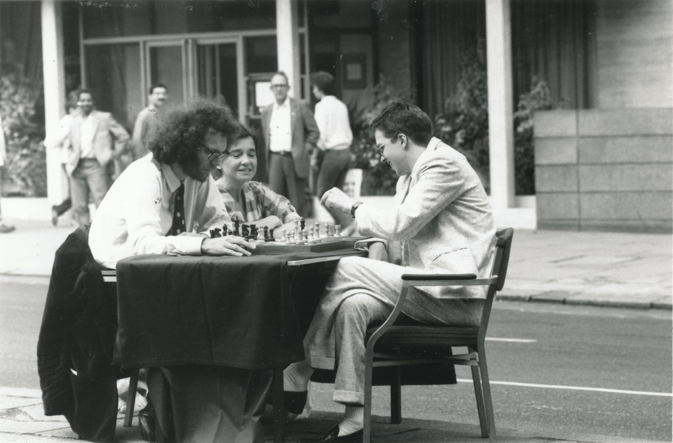 JS, Jana Bellin and Nigel Short in a publicity shoot outside Simpsons in the Strand