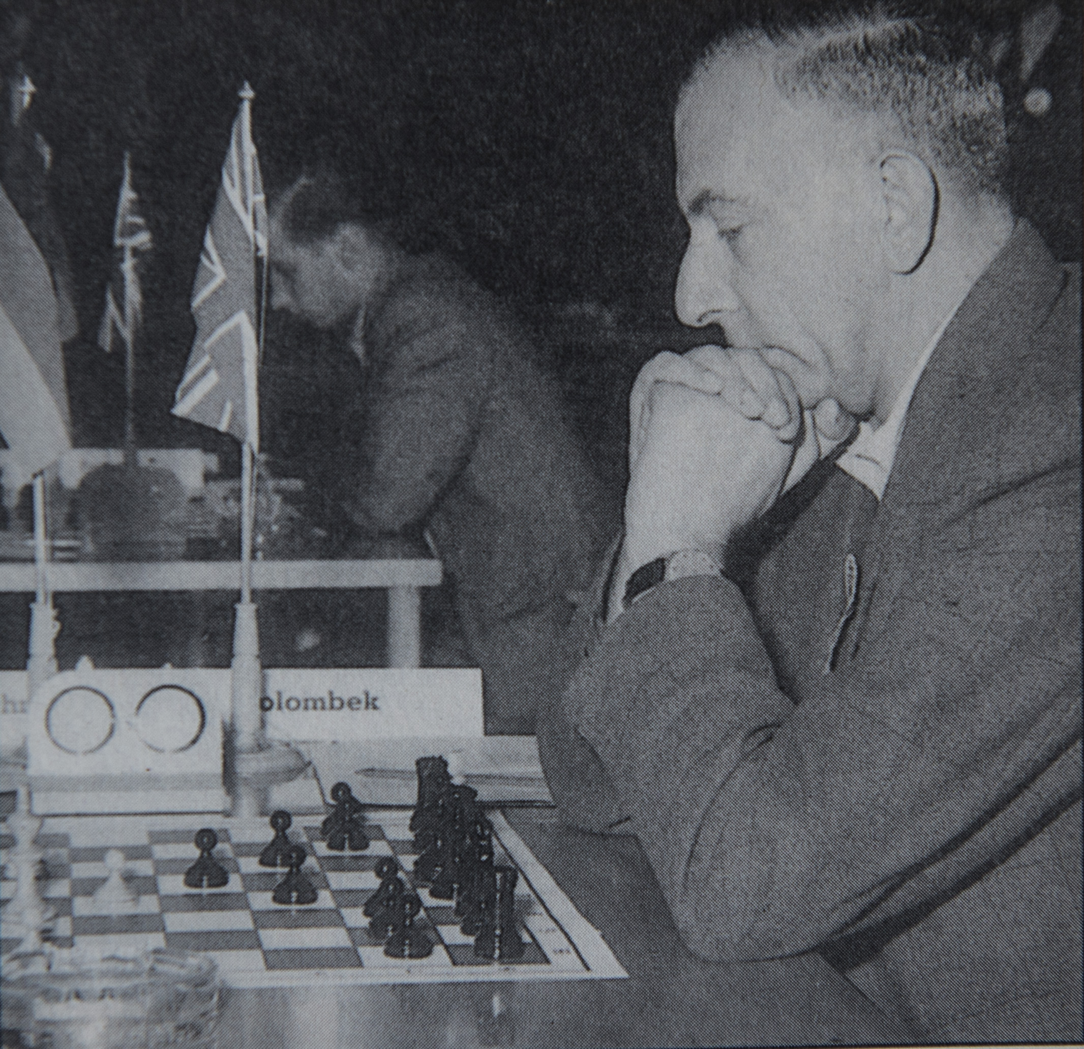 Harry Golombek during a team event, Jonathan Penrose on the adjacent board.