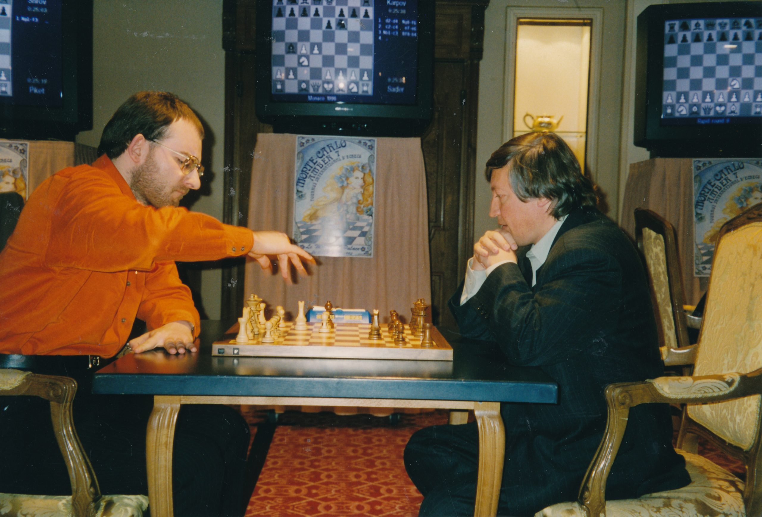 Matthew Sadler plays Anatoly Karpov at the Amber Rapid in 1998. The game was drawn.