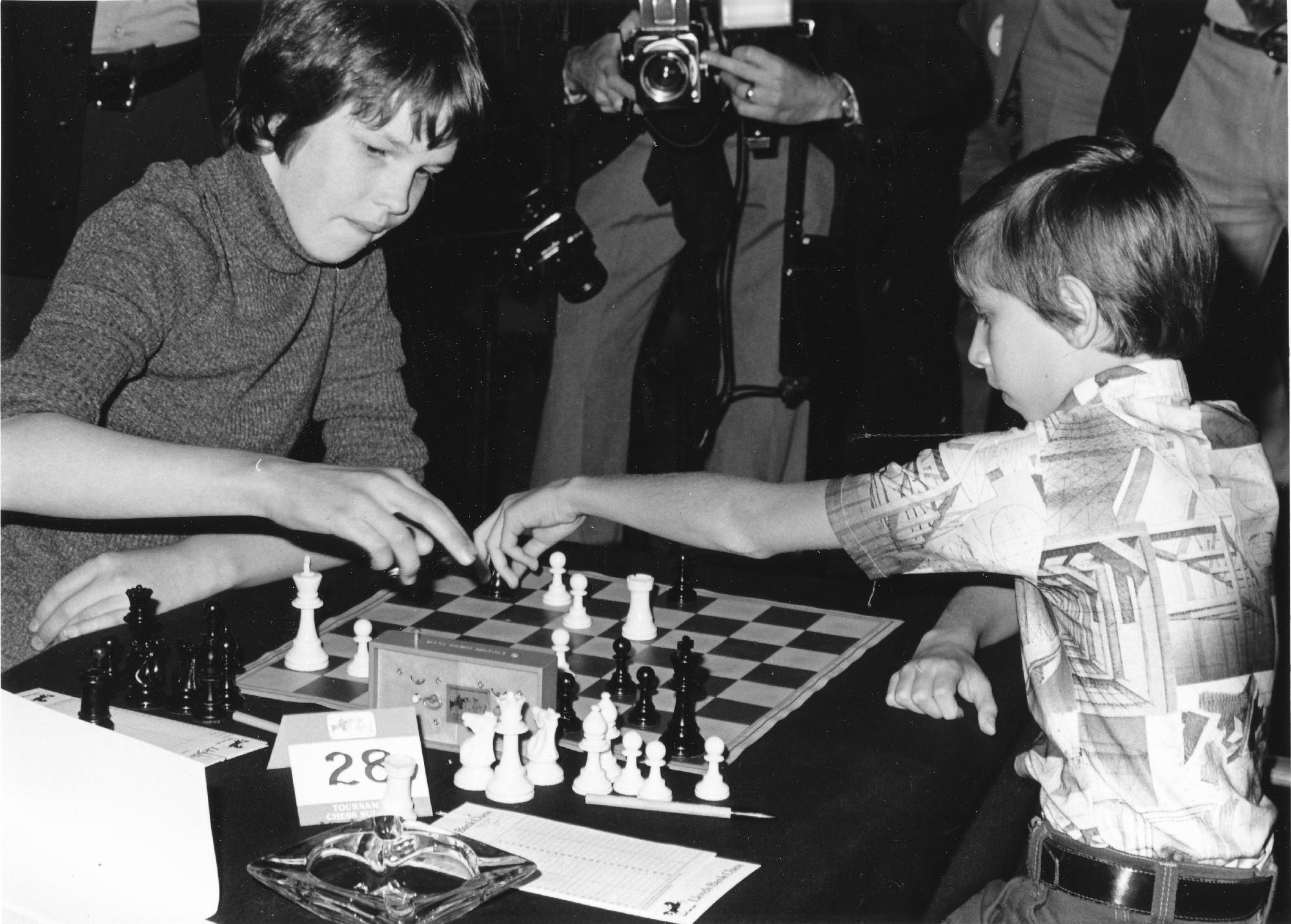 Nigel Short plays a publicity blitz game Joel Benjamin at Lloyd's Bank, 1978