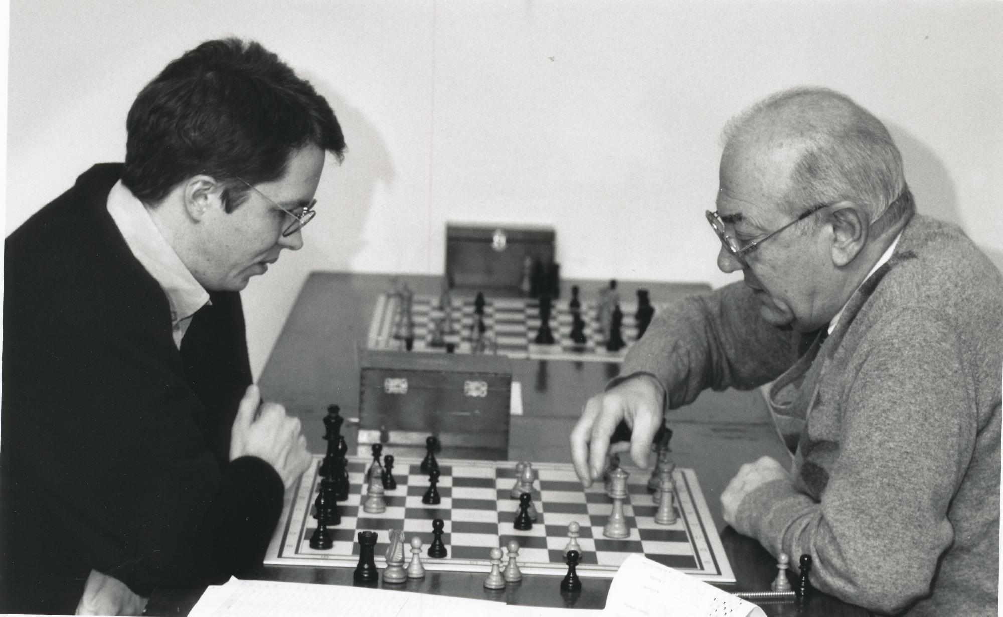 Nigel analyses with Viktor Korchnoi, unknown date and venue