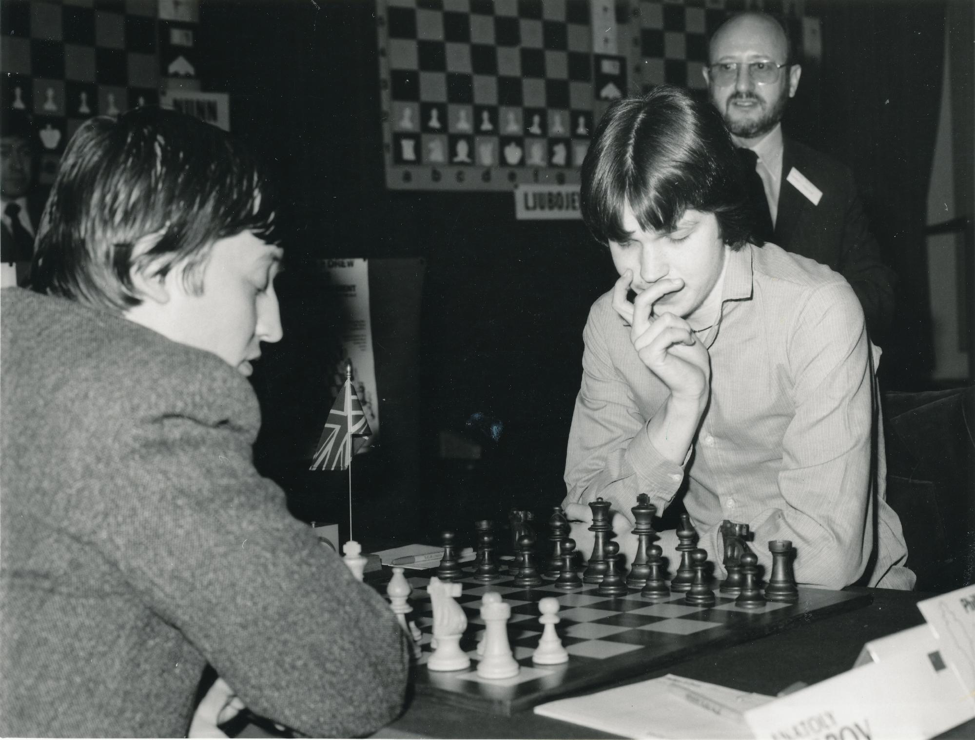 Anatoly Karpov plays Nigel Short, London, Philips & Drew, French Winawer, 1/2-1/2, Stewart Reuben looking on