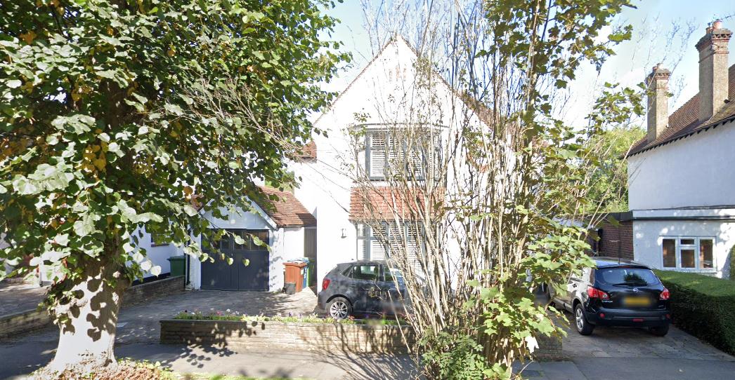 12, High View, Pinner, Middlesex, HA5 3PA
