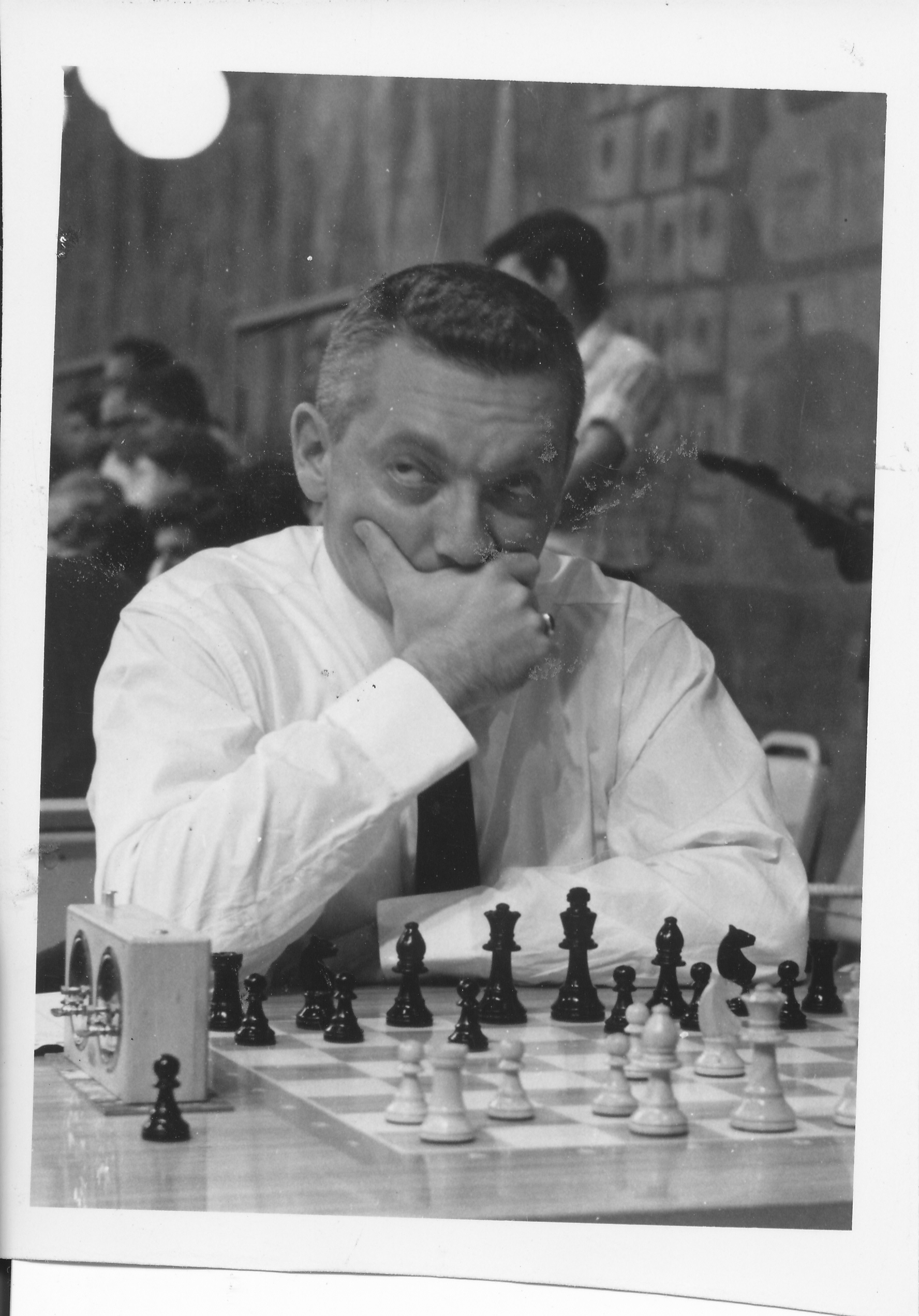 Karpov vs Kasparov: Moscow R9 1984 - Chess School